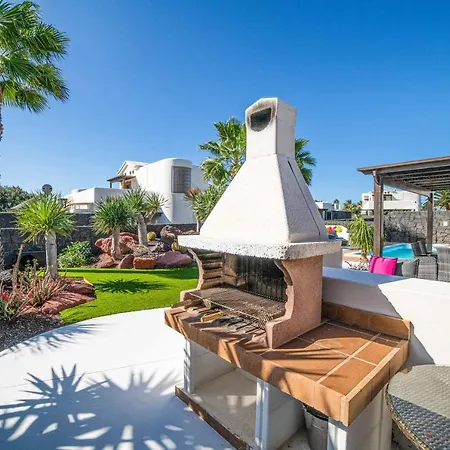 Lucero Villa *