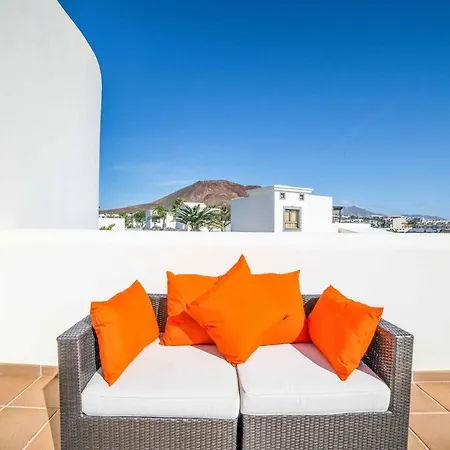 Lucero Villa *