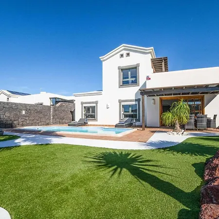 Lucero Villa